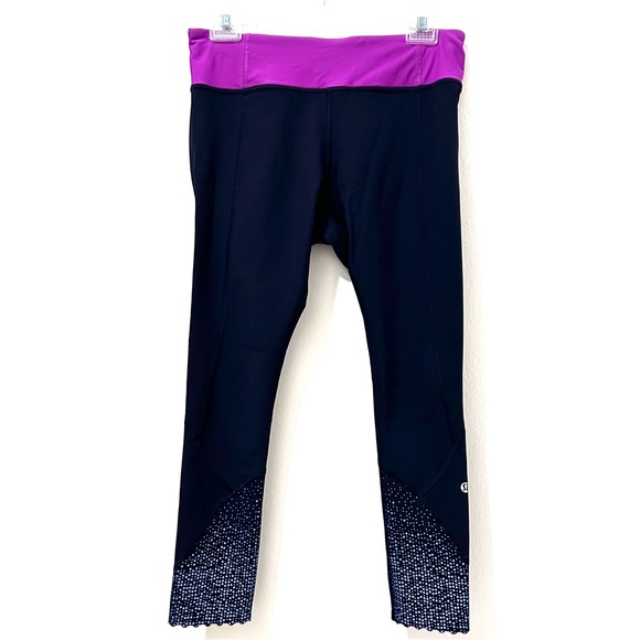 lululemon athletica Pants - Lululemon athletica Tight Stuff Black scalloped hem Leggings